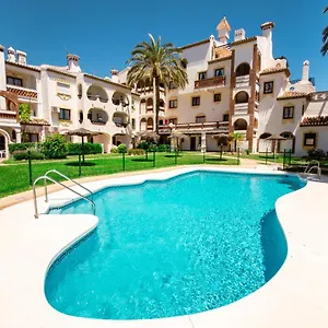 https://crown-resorts-club-calahonda.1costadelsol.com